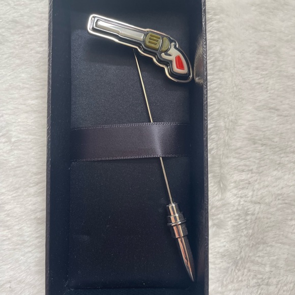 Prada Gun Tin Pin - Picture 3 of 9